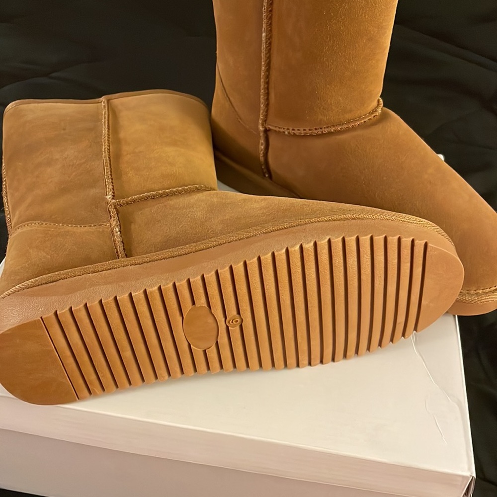 🔥Sale🔥pretty and comfy chestnut suede boots ..NWOT..NIB..never worn - Picture 5 of 5